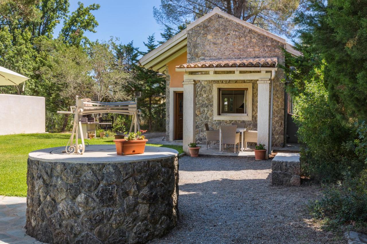 Petrinos Cottage Dafnila Exterior foto